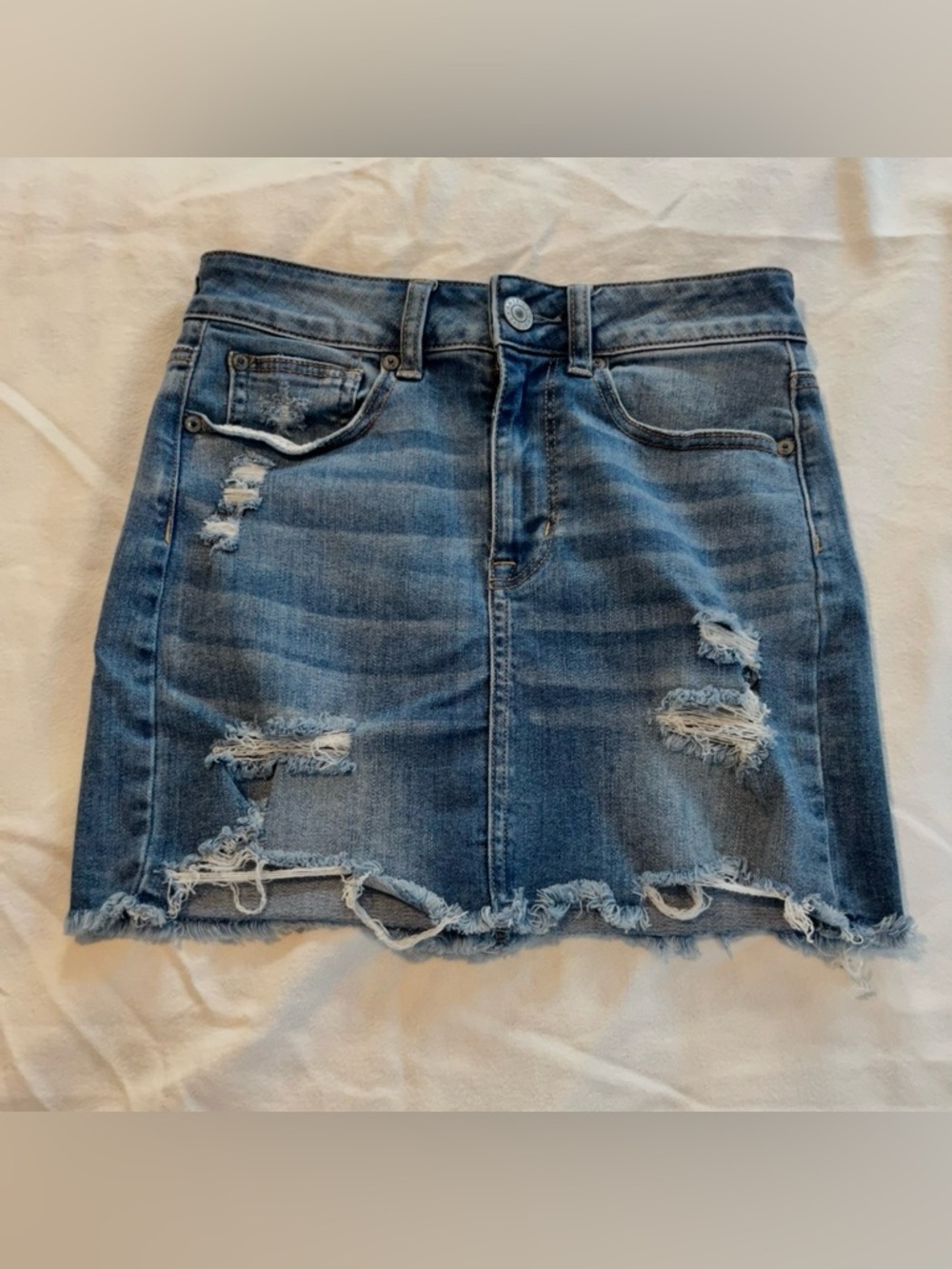 American Eagle Super Stretch Blue Distressed Denim Mini Skirt SZ 2 Waist 26 EUC